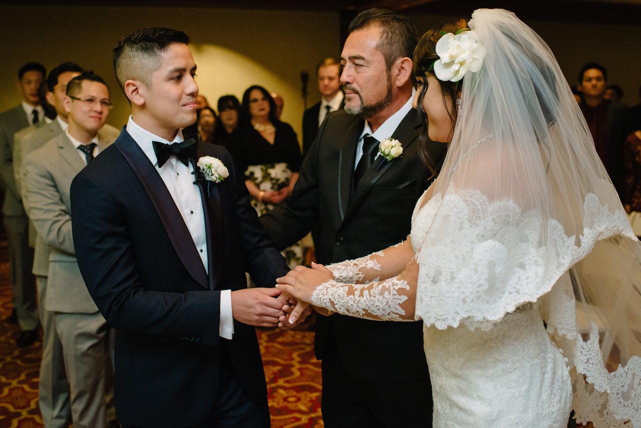 Houstonian Hotel wedding photo ceremony and reception (26)