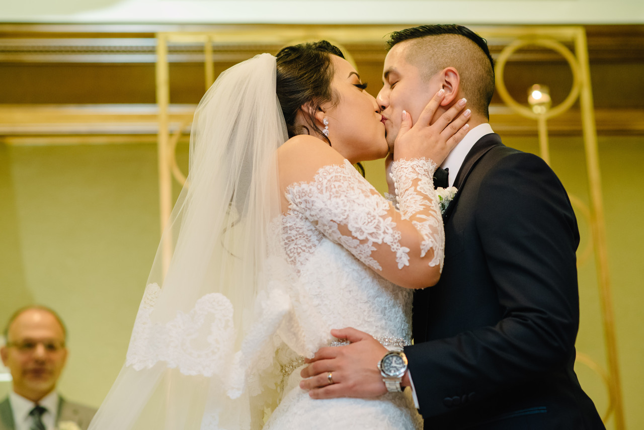 Houstonian Hotel wedding photo ceremony and reception (33)