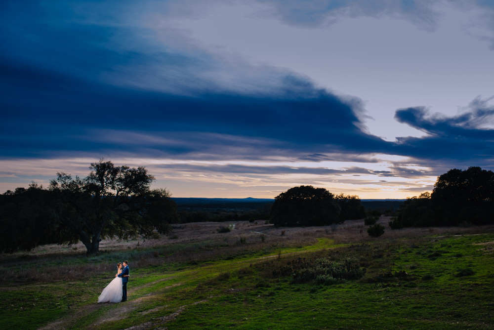 Inspiring Oaks Ranch wedding photo outdoor ceremony Wimberley Texas (1)