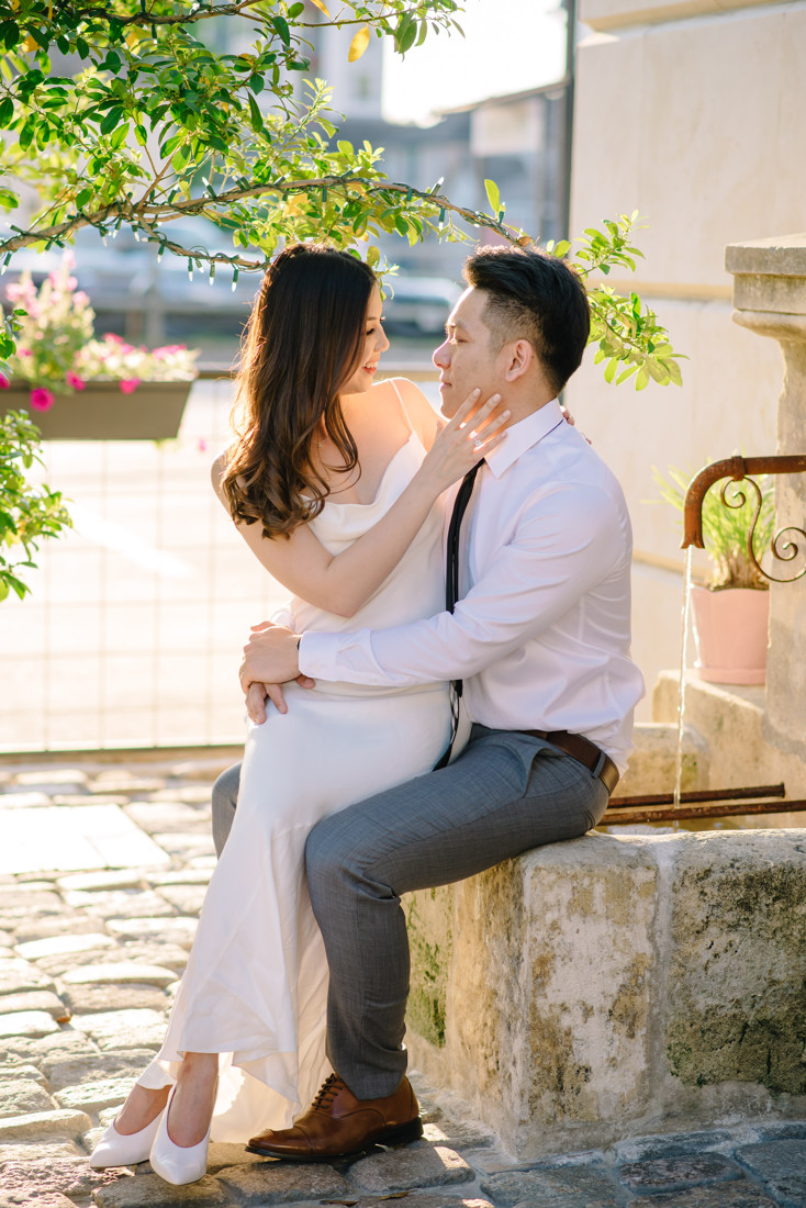 Downtown houston cafe poetes engagement photo (19)