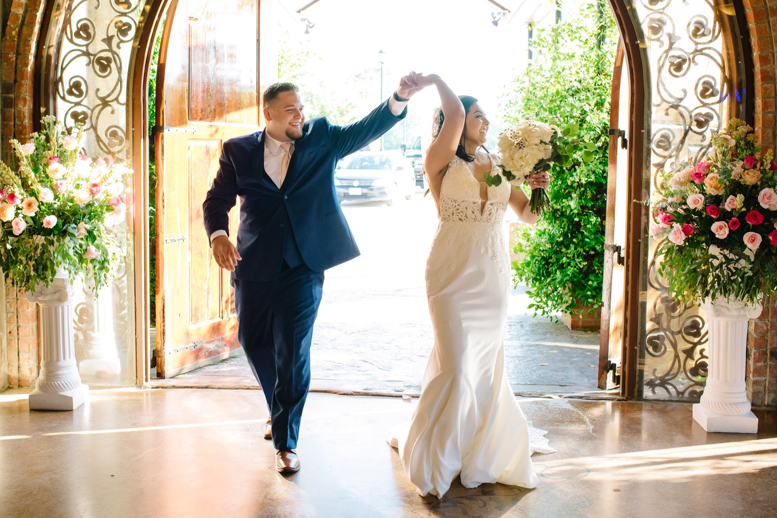 Olde Dobbin Station Wedding Photos (31)