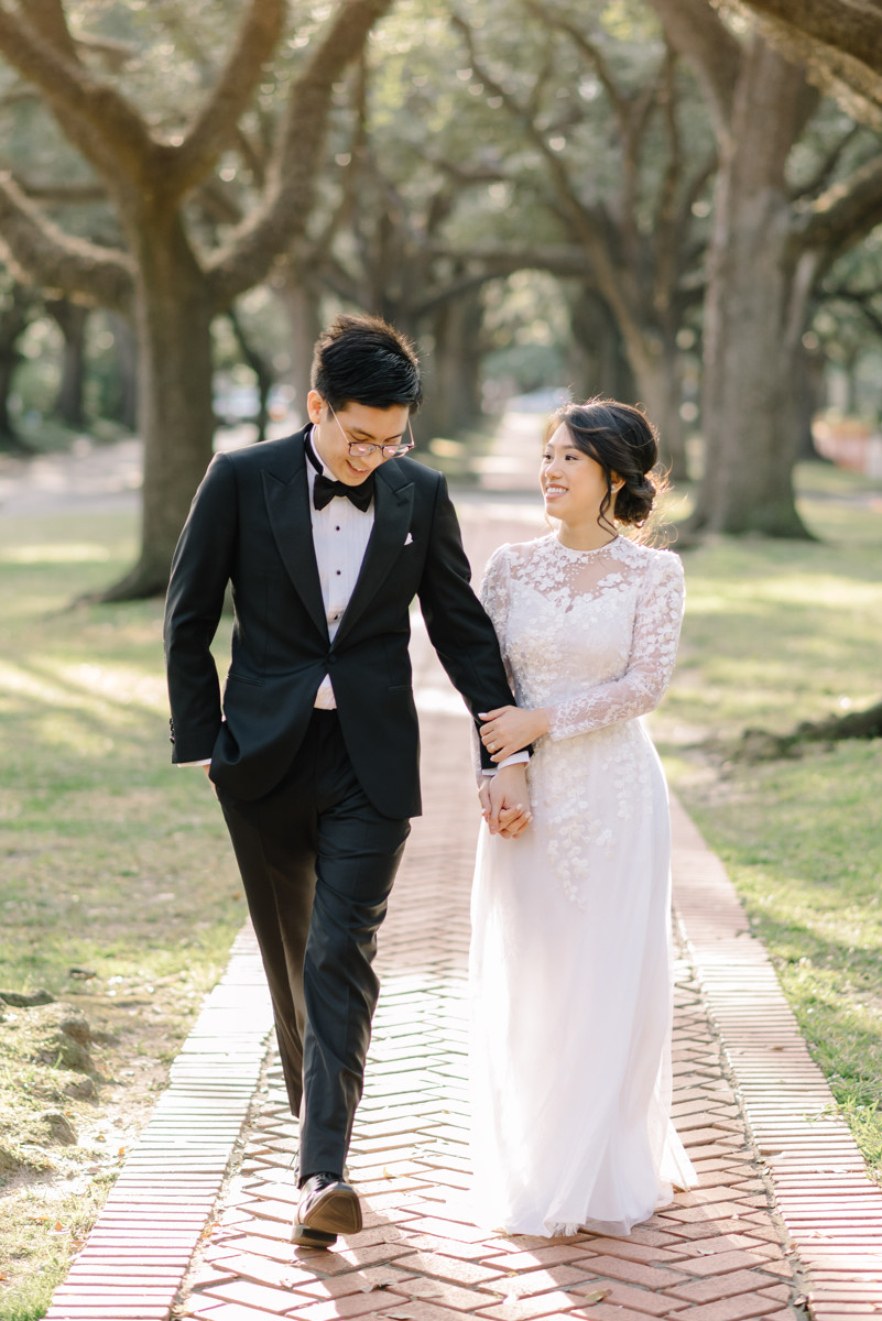 Houston outdoor engagement session at Menil drawing Institute