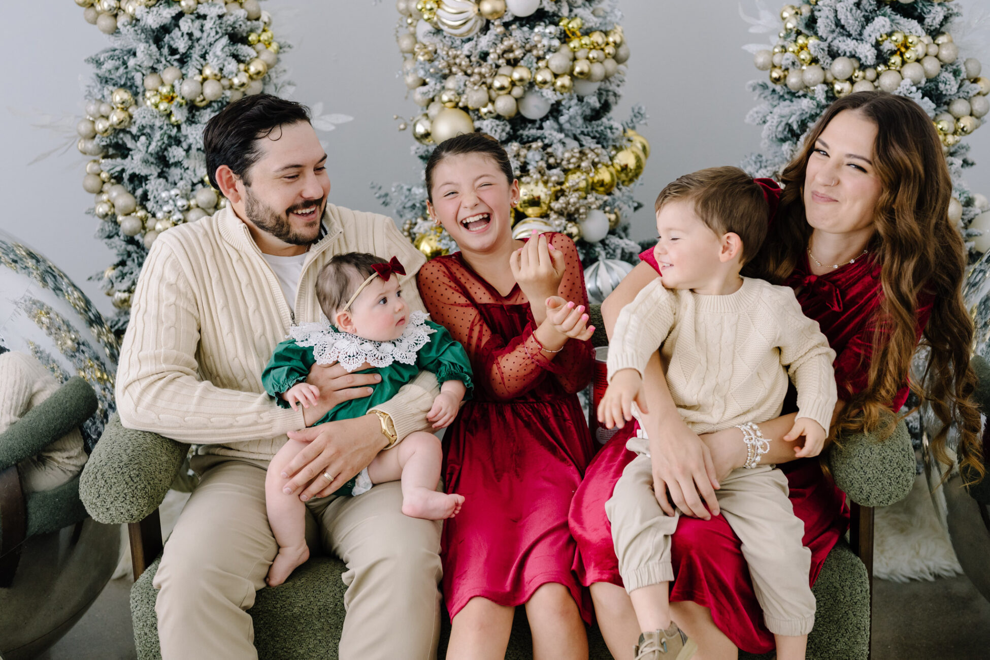 family christmas mini session houston sugar land family portrait photographer solarium studios setup