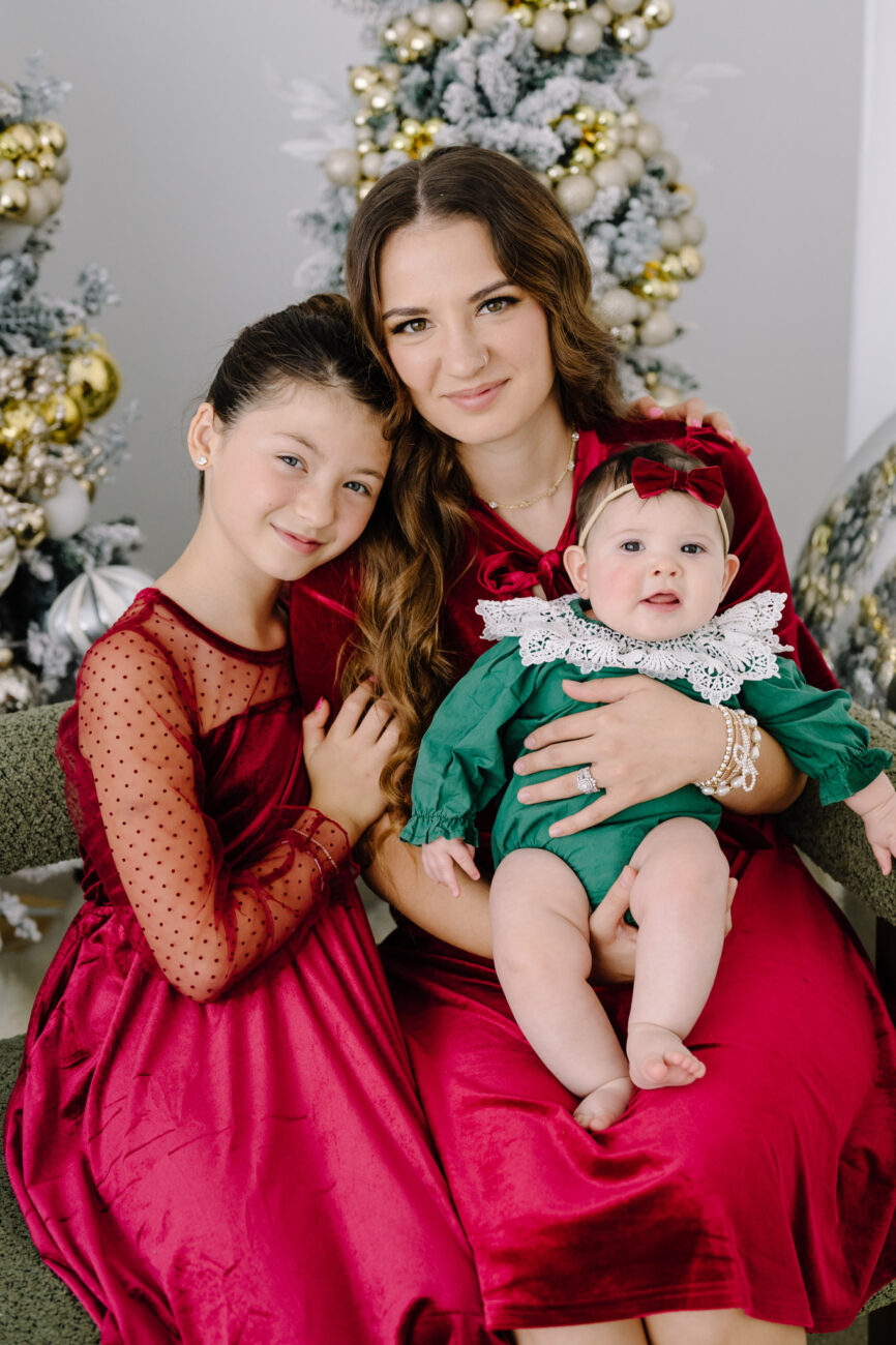 family christmas mini session houston sugar land family portrait photographer solarium studios setup