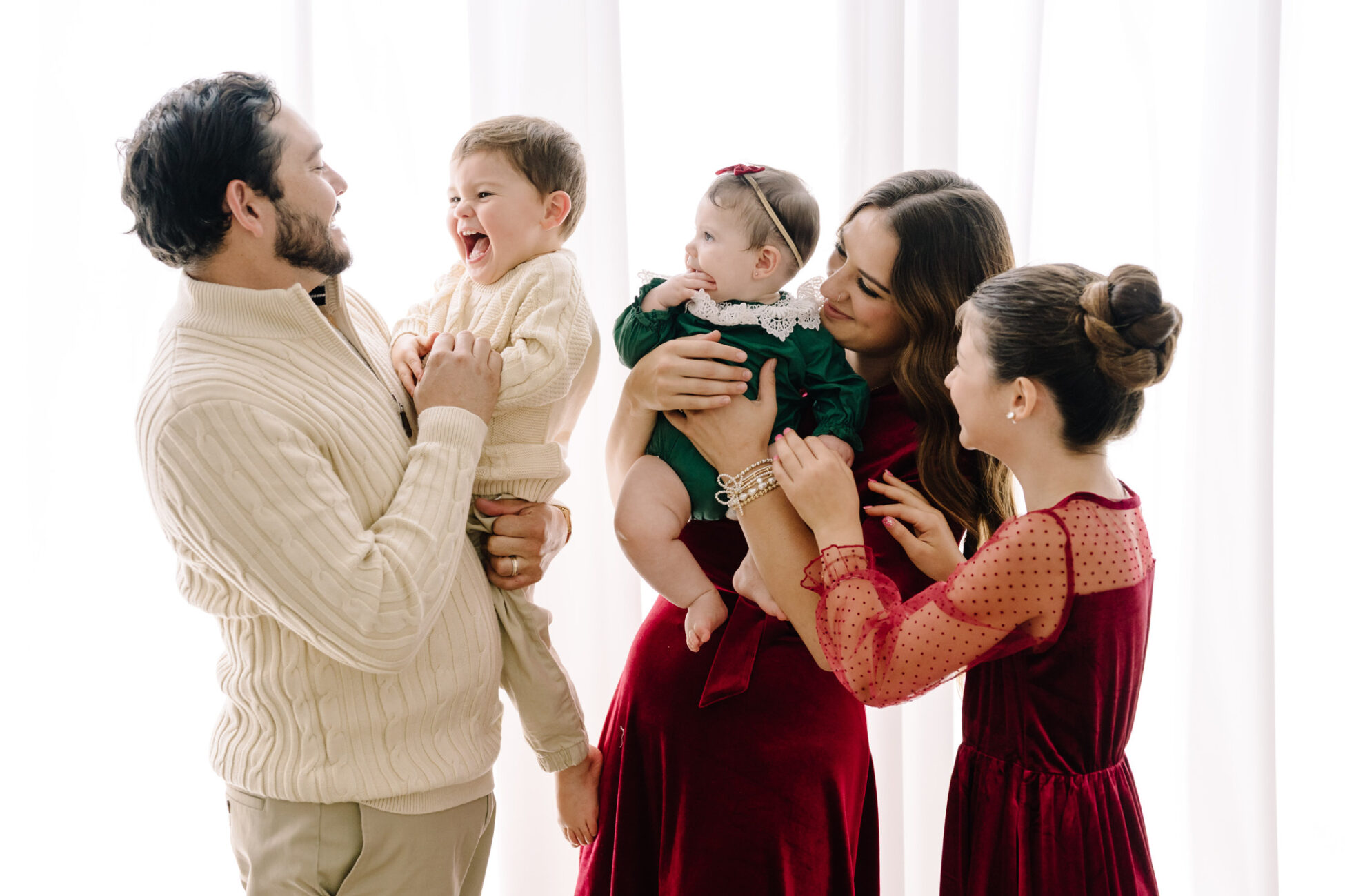 family christmas mini session houston sugar land family portrait photographer solarium studios setup