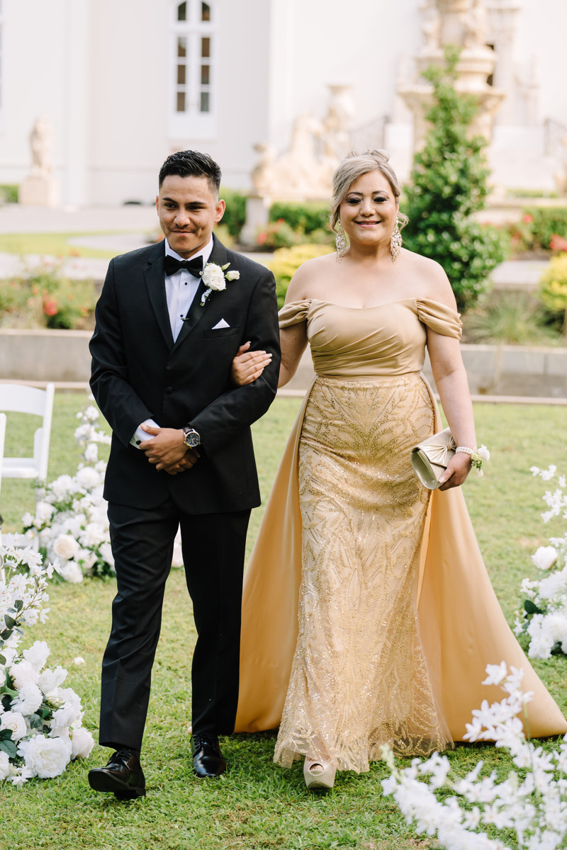 chateau nouvelle wedding photo outdoor ceremony reception best houston wedding photographers photographer