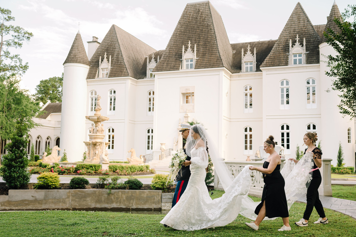 chateau nouvelle wedding photo outdoor ceremony reception best houston wedding photographers photographer