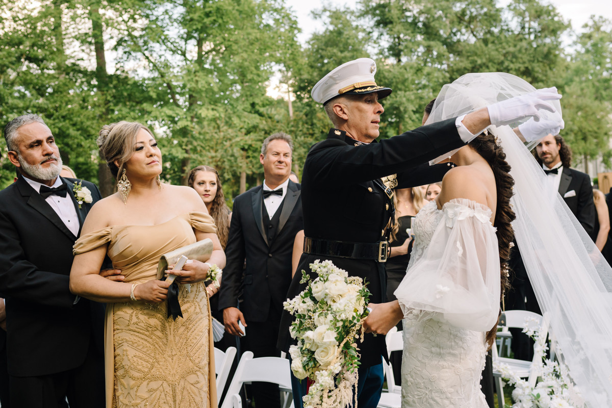 chateau nouvelle wedding photo outdoor ceremony reception best houston wedding photographers photographer