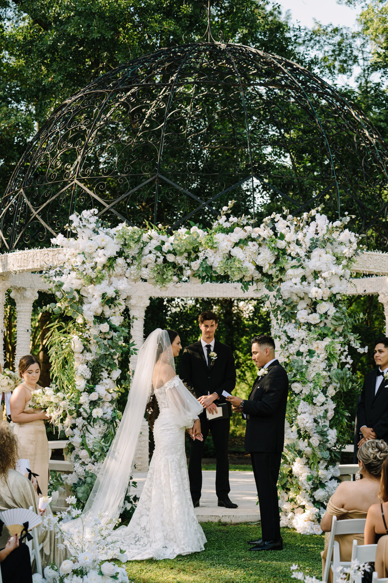 chateau nouvelle wedding photo outdoor ceremony reception best houston wedding photographers photographer