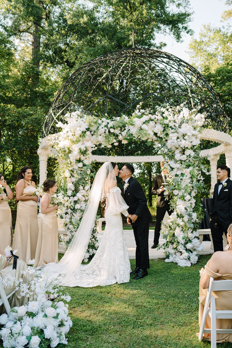 chateau nouvelle wedding photo outdoor ceremony reception best houston wedding photographers photographer