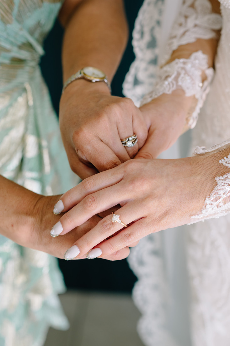 Waters edge wedding photo houston photographer wedding photography outdoor lake ceremony