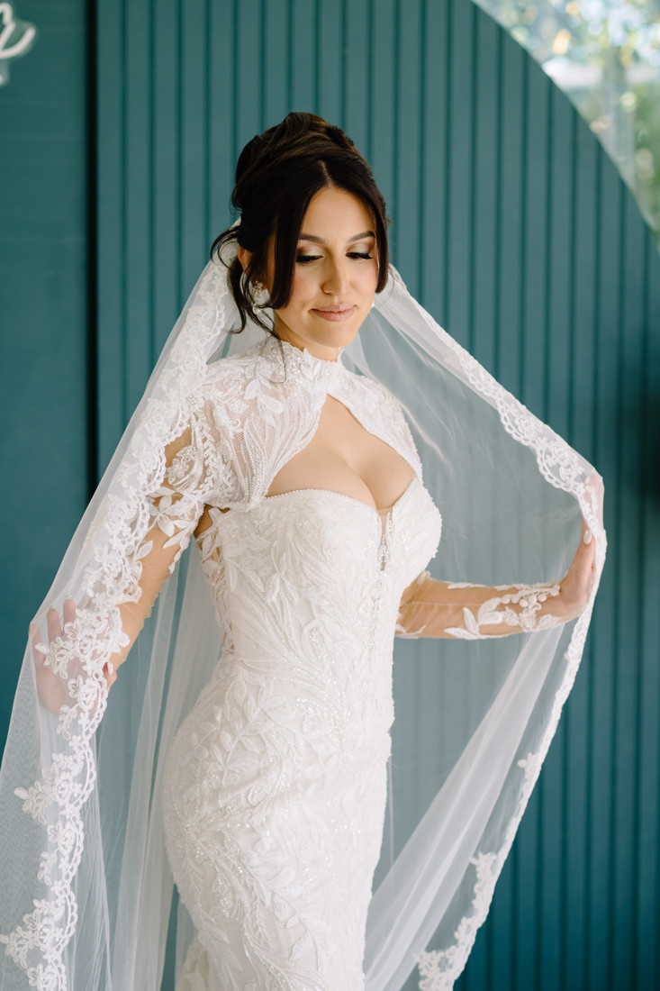 Waters edge wedding photo houston photographer wedding photography outdoor lake ceremony