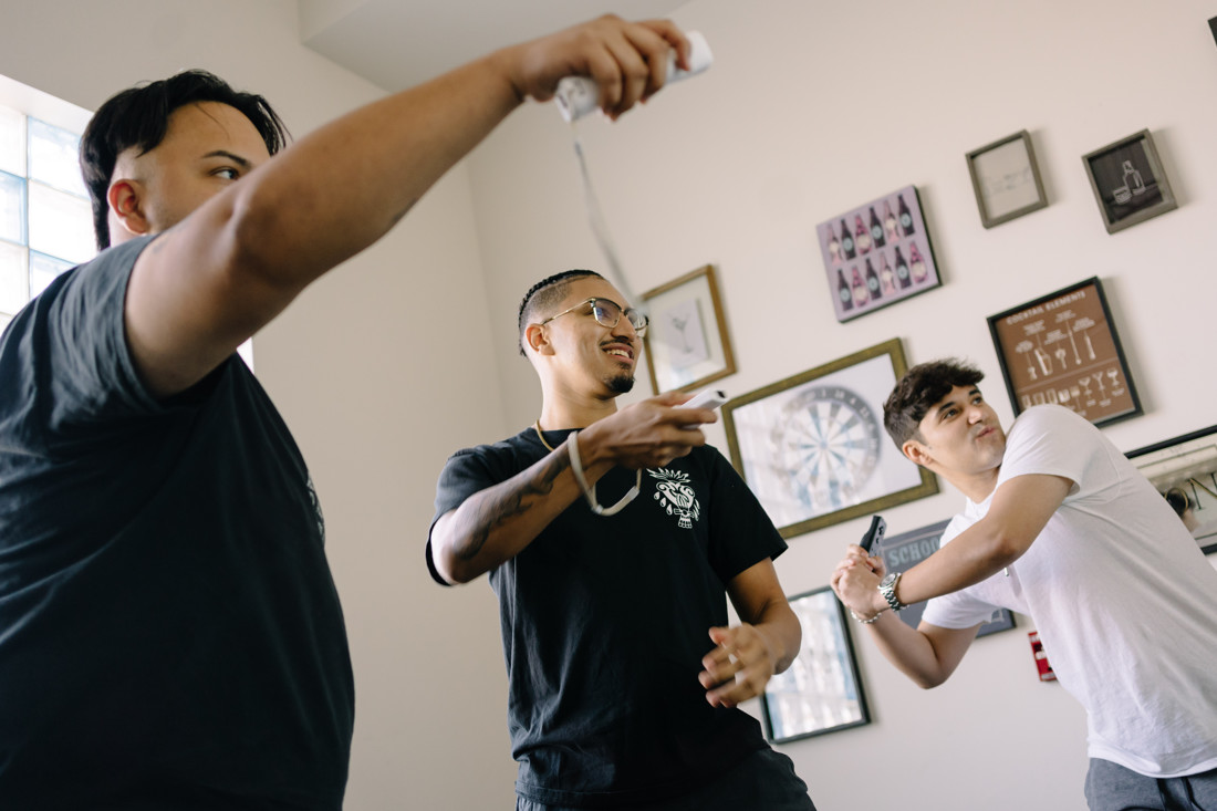 Waters edge wedding photo houston photographer wedding photography outdoor lake ceremony