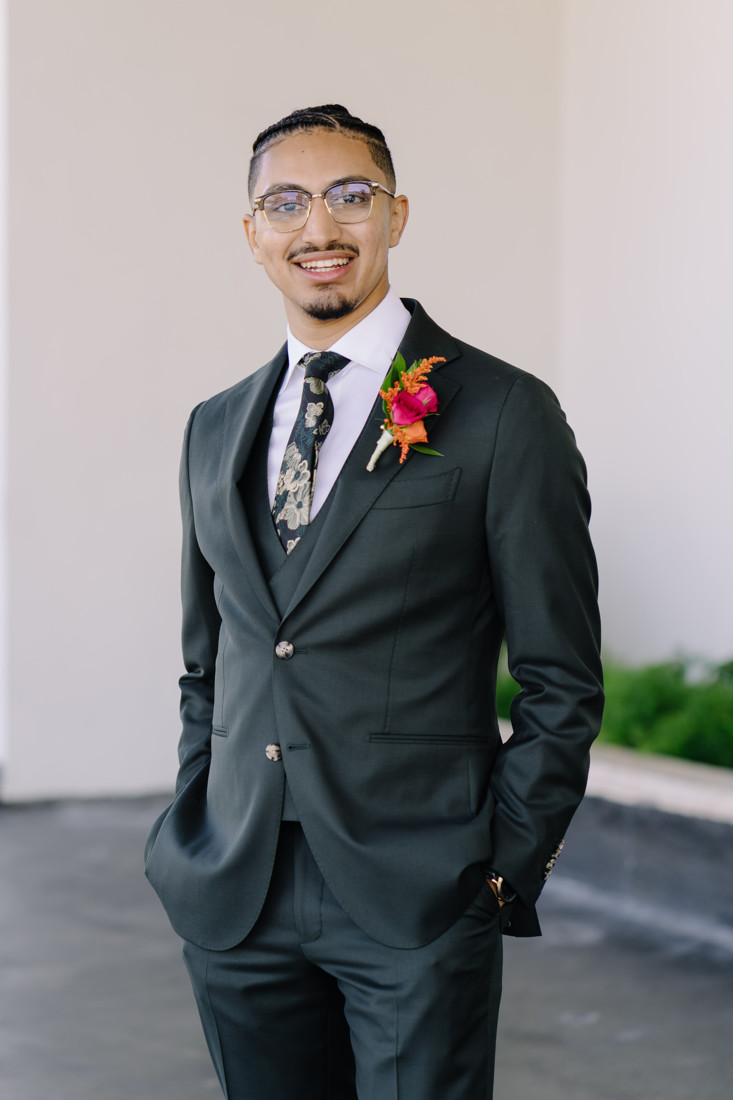 Waters edge wedding photo houston photographer wedding photography outdoor lake ceremony