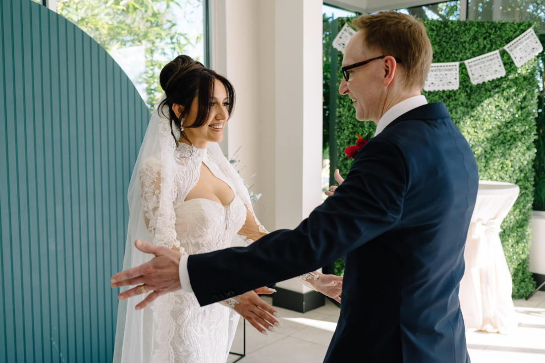 Waters edge wedding photo houston photographer wedding photography outdoor lake ceremony