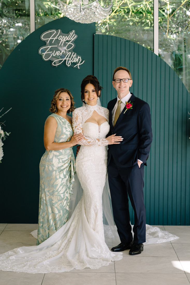 Waters edge wedding photo houston photographer wedding photography outdoor lake ceremony