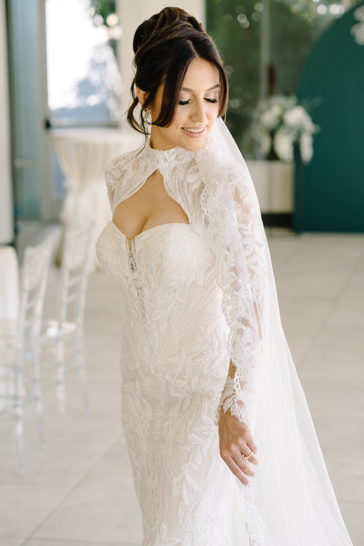 Waters edge wedding photo houston photographer wedding photography outdoor lake ceremony