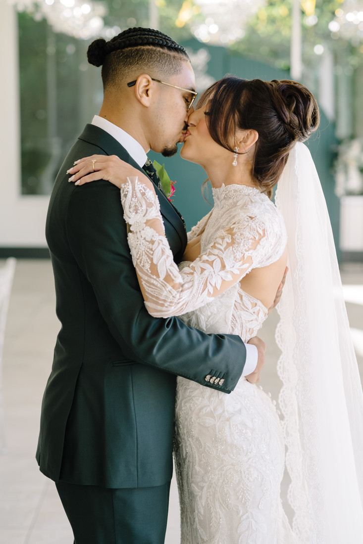 Waters edge wedding photo houston photographer wedding photography outdoor lake ceremony