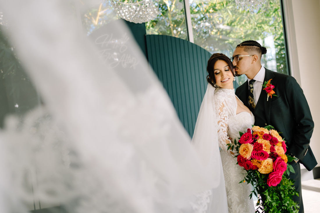 Waters edge wedding photo houston photographer wedding photography outdoor lake ceremony