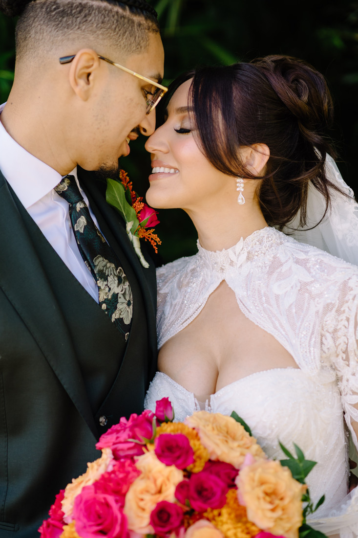 Waters edge wedding photo houston photographer wedding photography outdoor lake ceremony