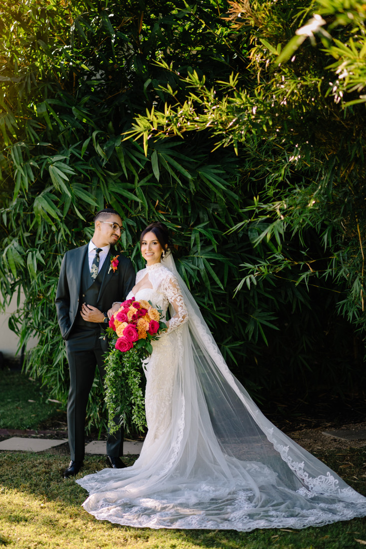 Waters edge wedding photo houston photographer wedding photography outdoor lake ceremony