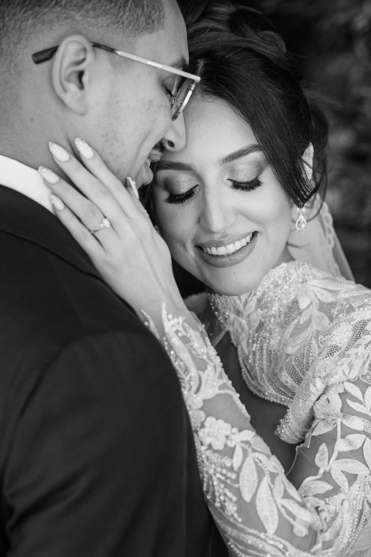 Waters edge wedding photo houston photographer wedding photography outdoor lake ceremony