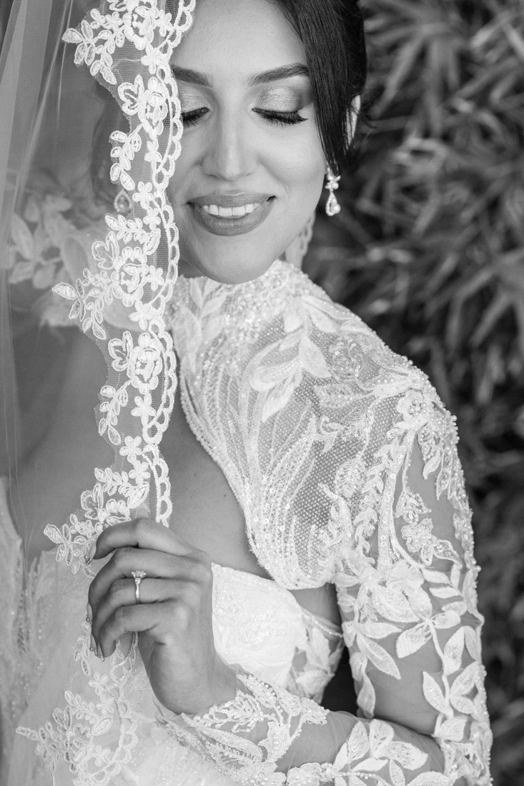 Waters edge wedding photo houston photographer wedding photography outdoor lake ceremony