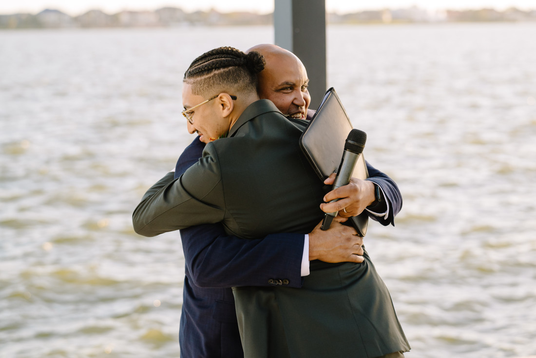 Waters edge wedding photo houston photographer wedding photography outdoor lake ceremony