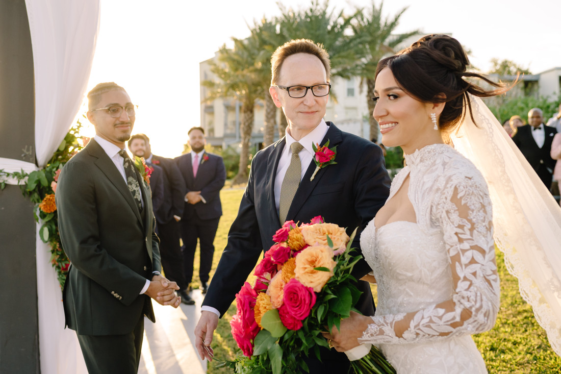 Waters edge wedding photo houston photographer wedding photography outdoor lake ceremony