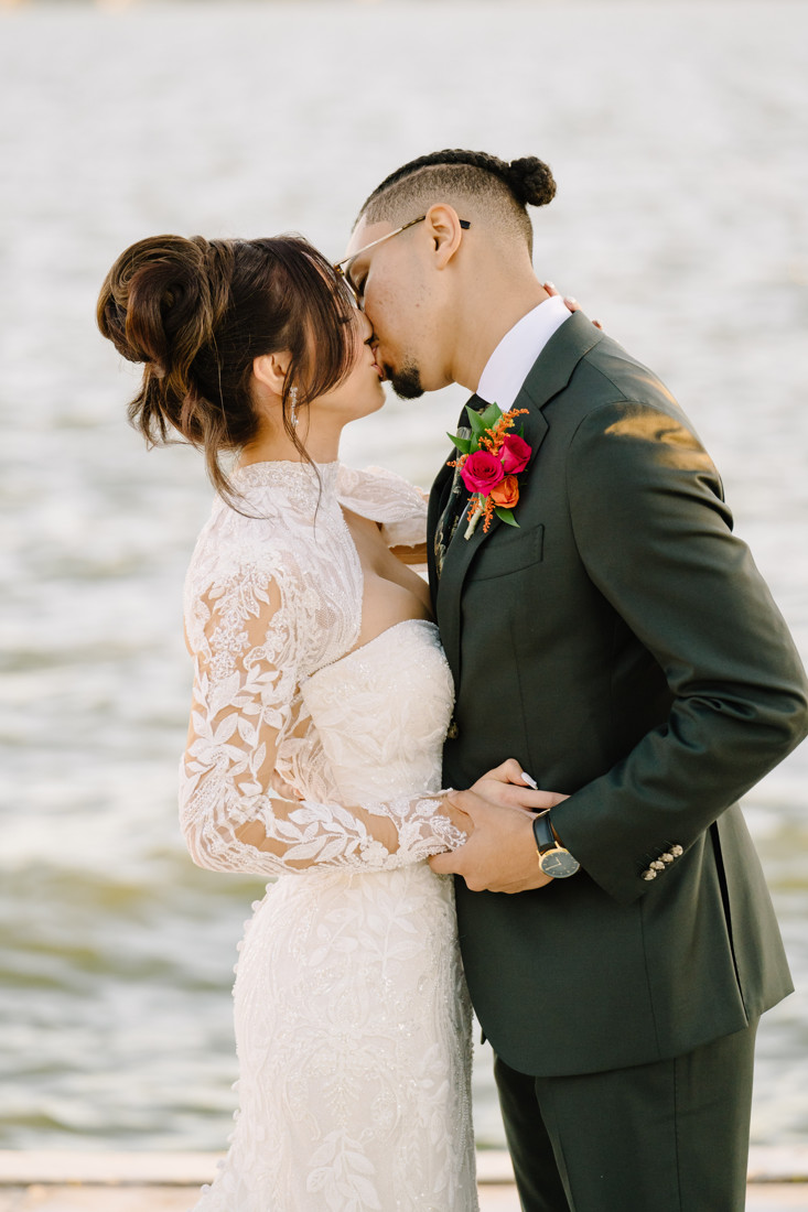 Waters edge wedding photo houston photographer wedding photography outdoor lake ceremony