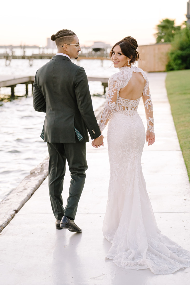 Waters edge wedding photo houston photographer wedding photography outdoor lake ceremony