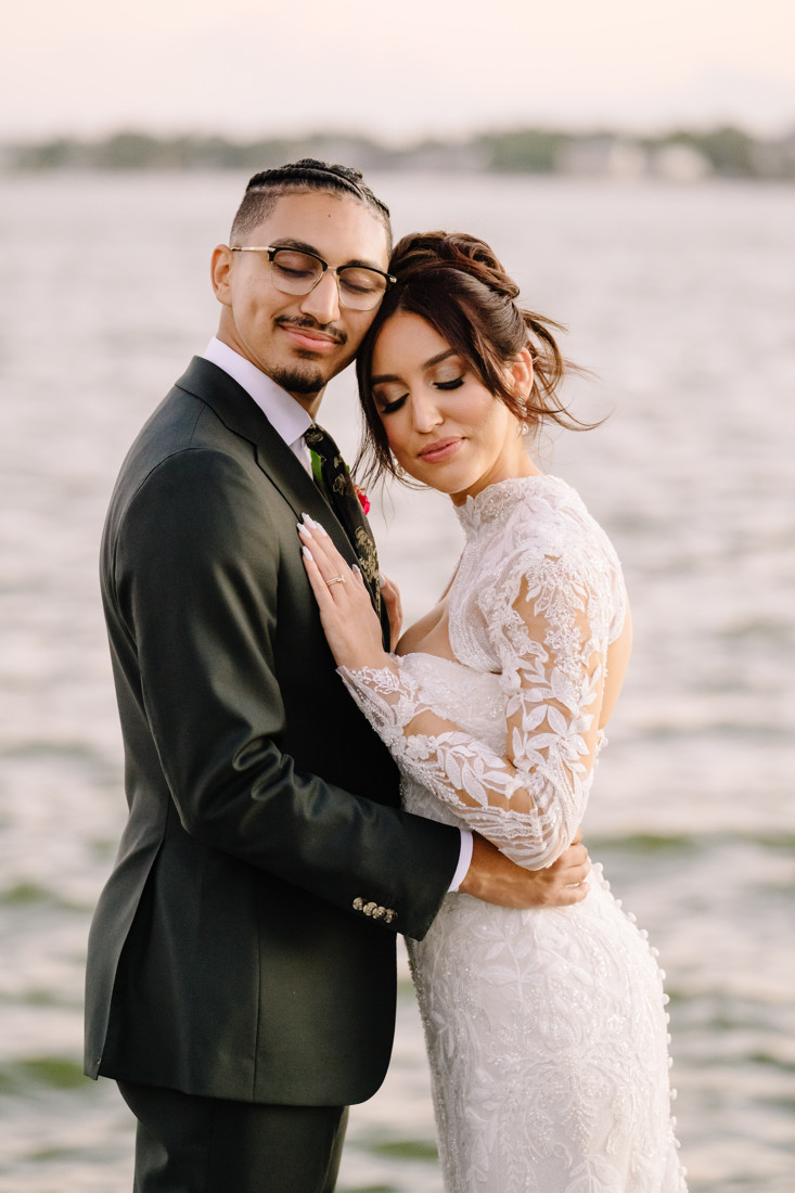 Waters edge wedding photo houston photographer wedding photography outdoor lake ceremony