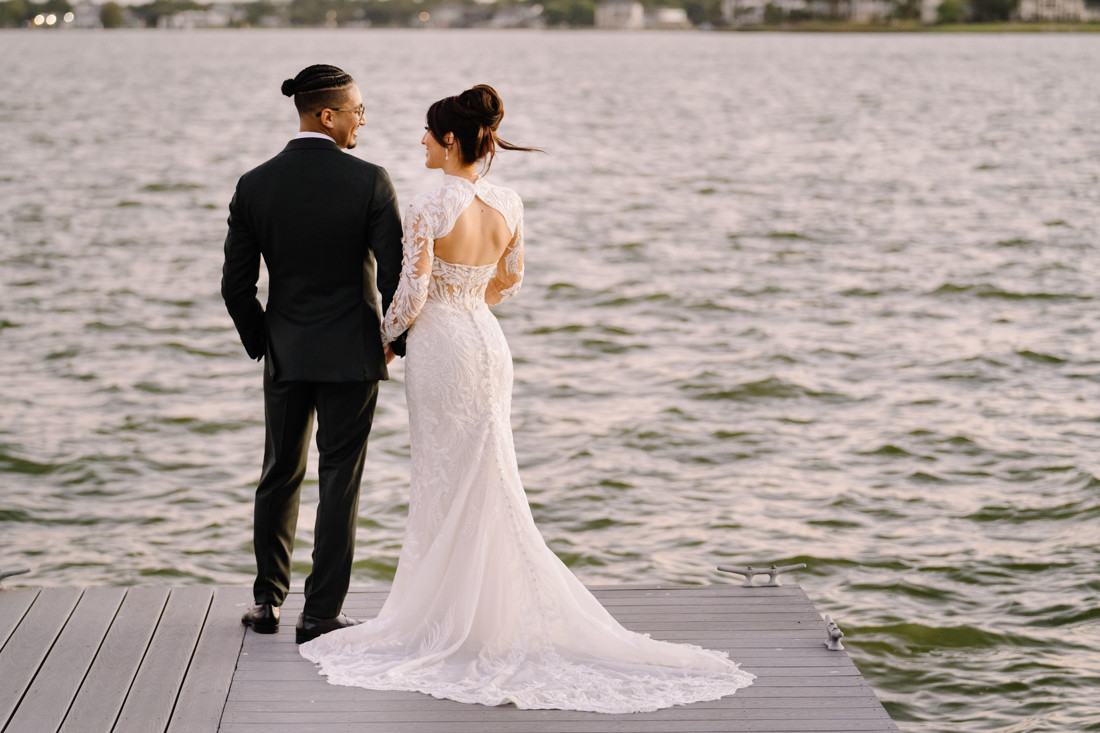 Waters edge wedding photo houston photographer wedding photography outdoor lake ceremony