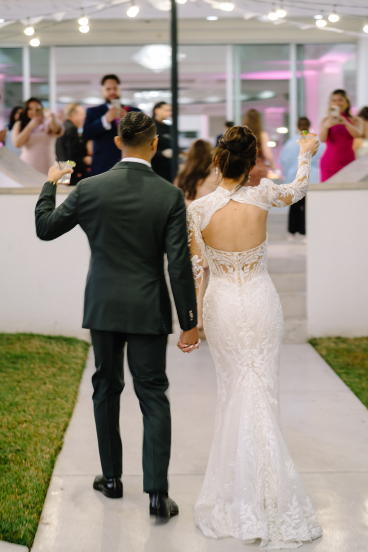 Waters edge wedding photo houston photographer wedding photography outdoor lake ceremony
