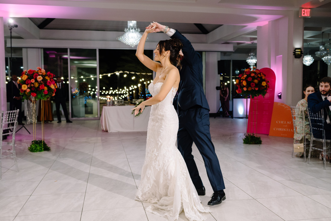 Waters edge wedding photo houston photographer wedding photography outdoor lake ceremony
