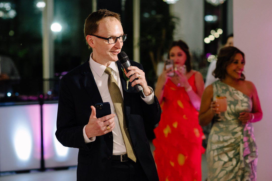 Waters edge wedding photo houston photographer wedding photography outdoor lake ceremony
