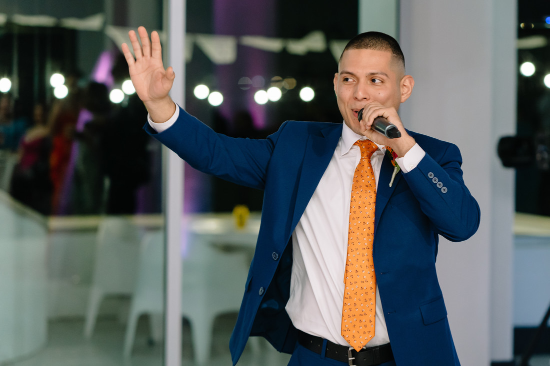 Waters edge wedding photo houston photographer wedding photography outdoor lake ceremony