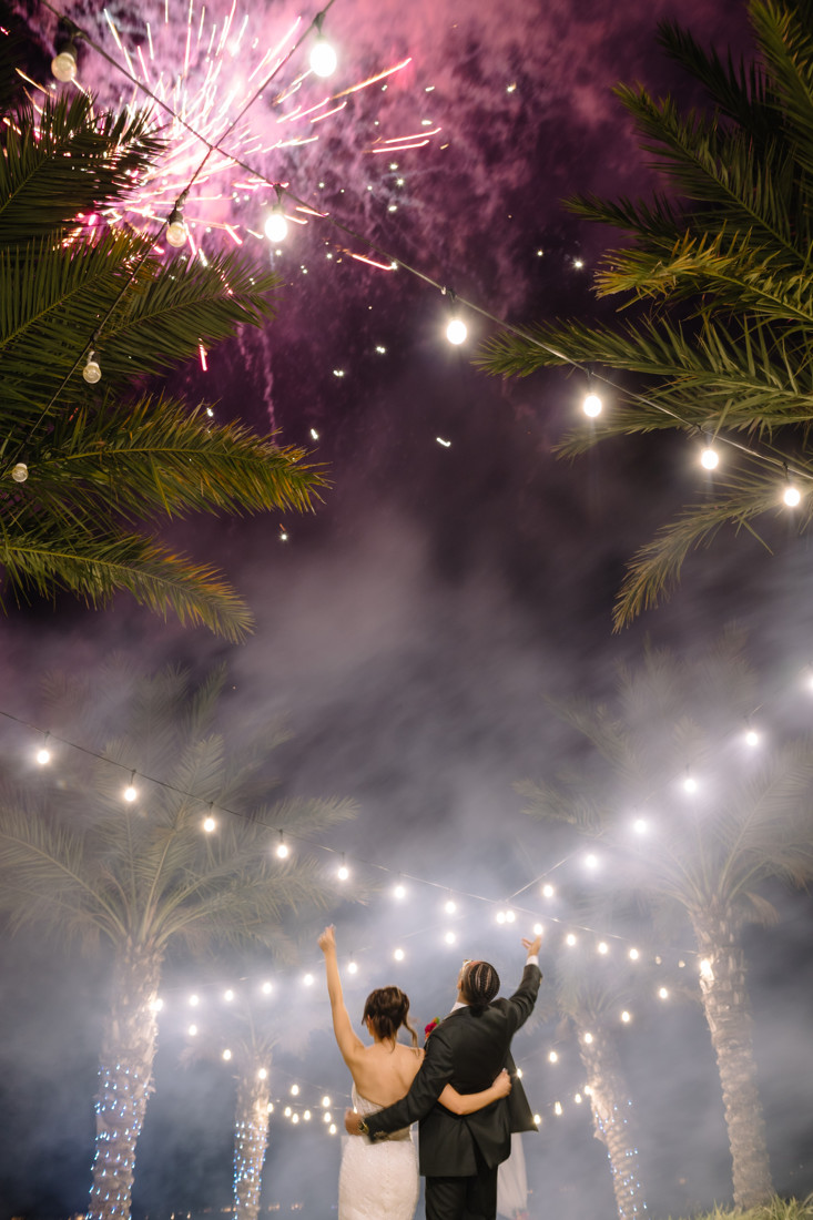 Waters edge wedding photo houston photographer wedding photography outdoor lake ceremony