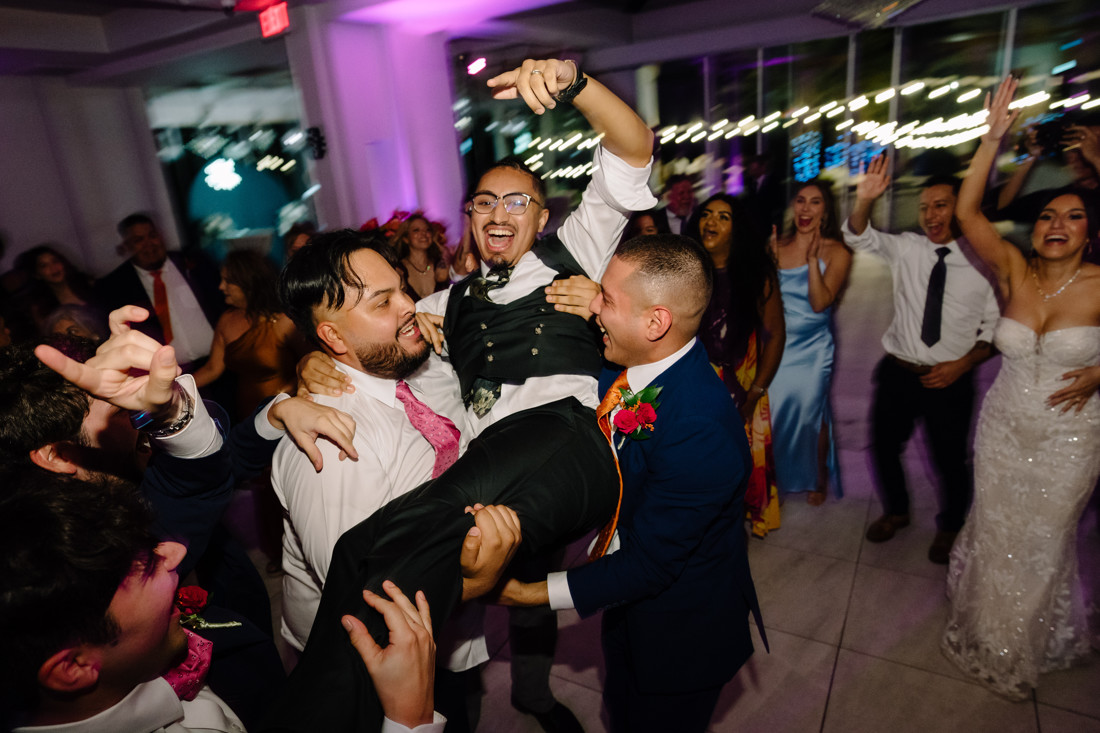 Waters edge wedding photo houston photographer wedding photography outdoor lake ceremony