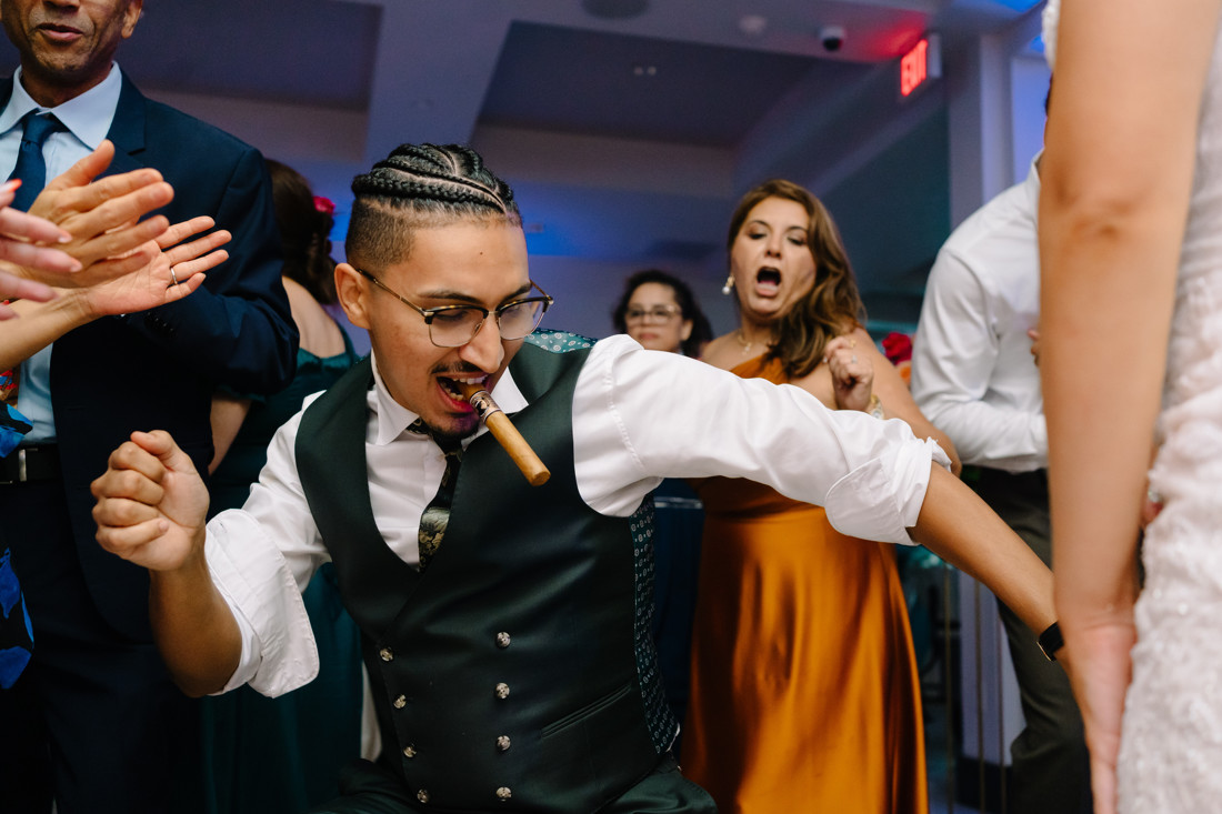 Waters edge wedding photo houston photographer wedding photography outdoor lake ceremony