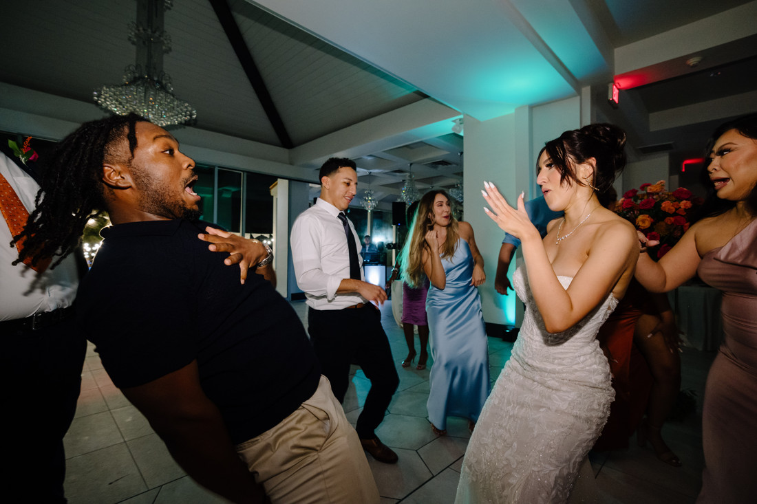 Waters edge wedding photo houston photographer wedding photography outdoor lake ceremony
