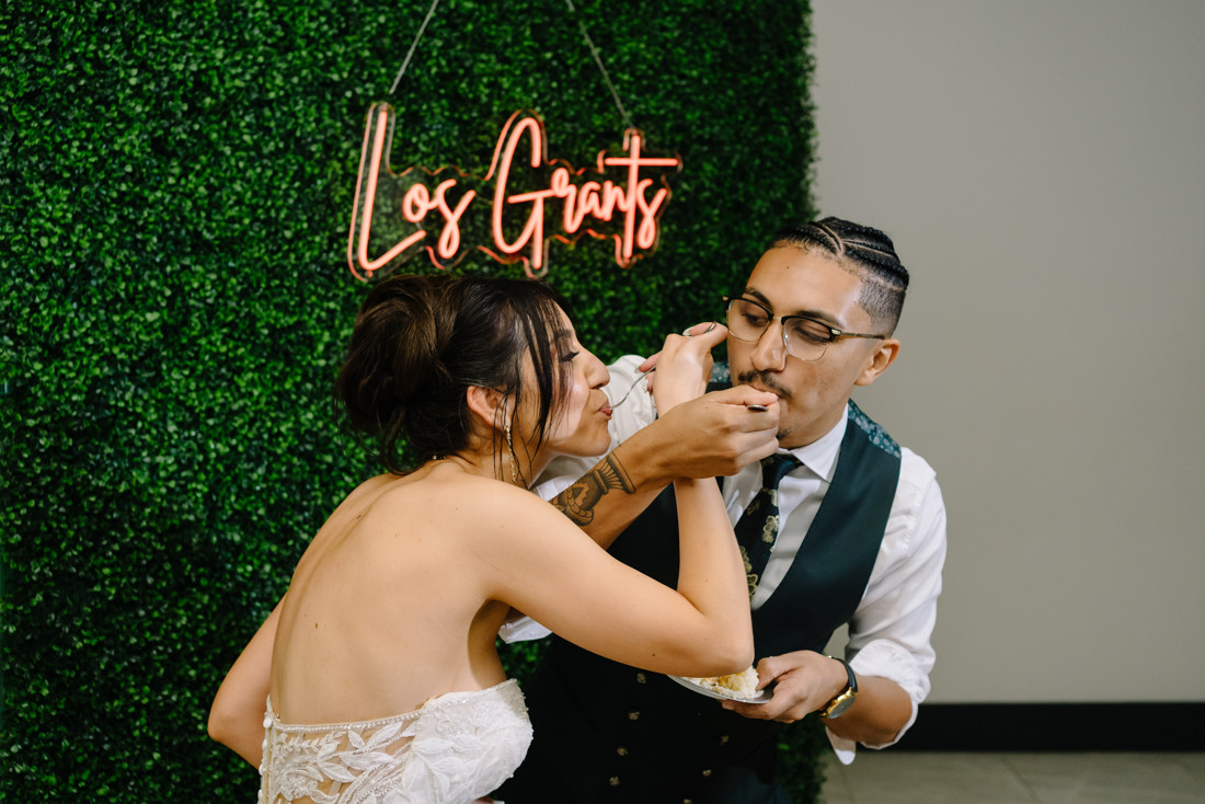 Waters edge wedding photo houston photographer wedding photography outdoor lake ceremony