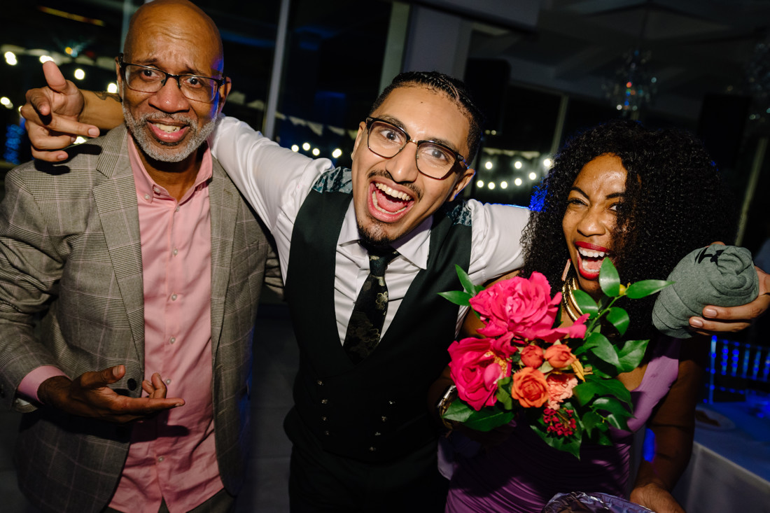 Waters edge wedding photo houston photographer wedding photography outdoor lake ceremony