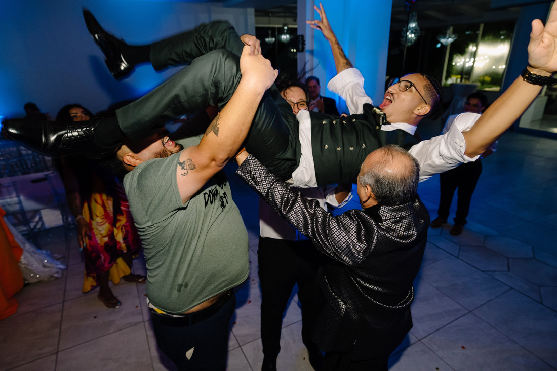 Waters edge wedding photo houston photographer wedding photography outdoor lake ceremony