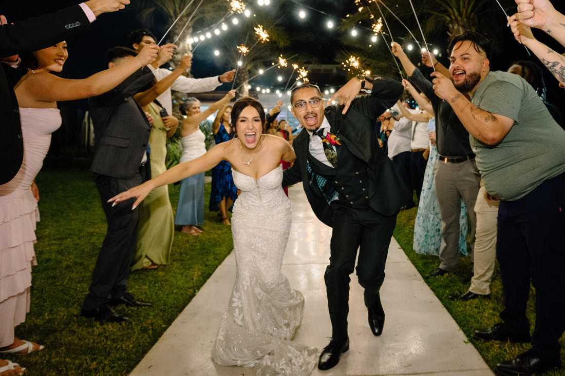 Waters edge wedding photo houston photographer wedding photography outdoor lake ceremony