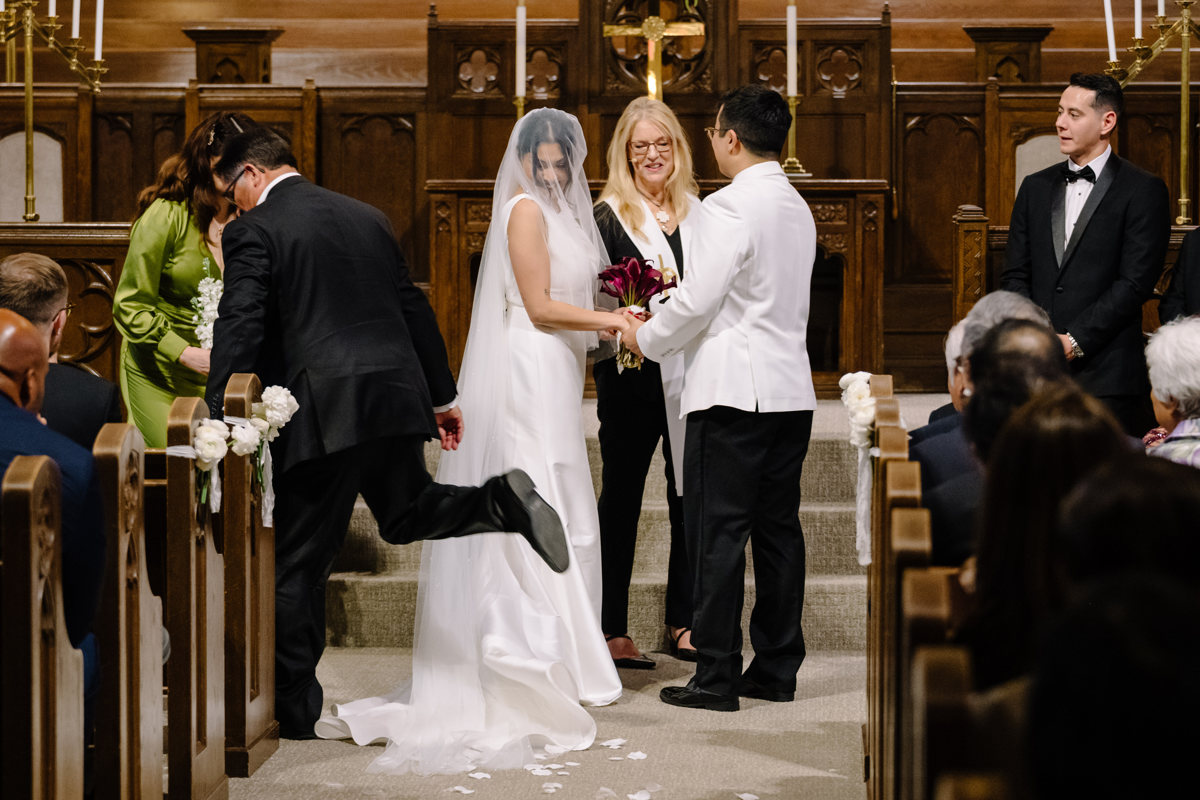 thompson hotel houston wedding grace prebyterian church ceremony best houston wedding photographer knwedding