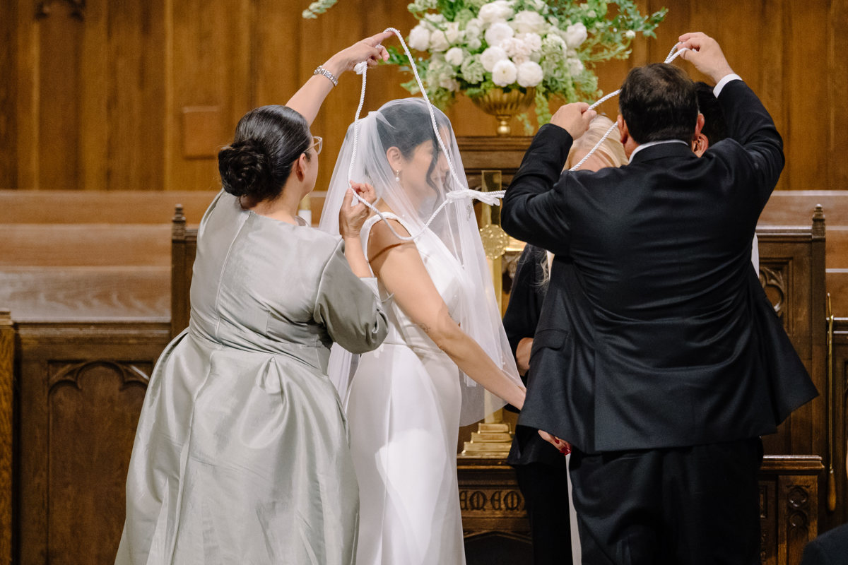 thompson hotel houston wedding grace prebyterian church ceremony best houston wedding photographer knwedding