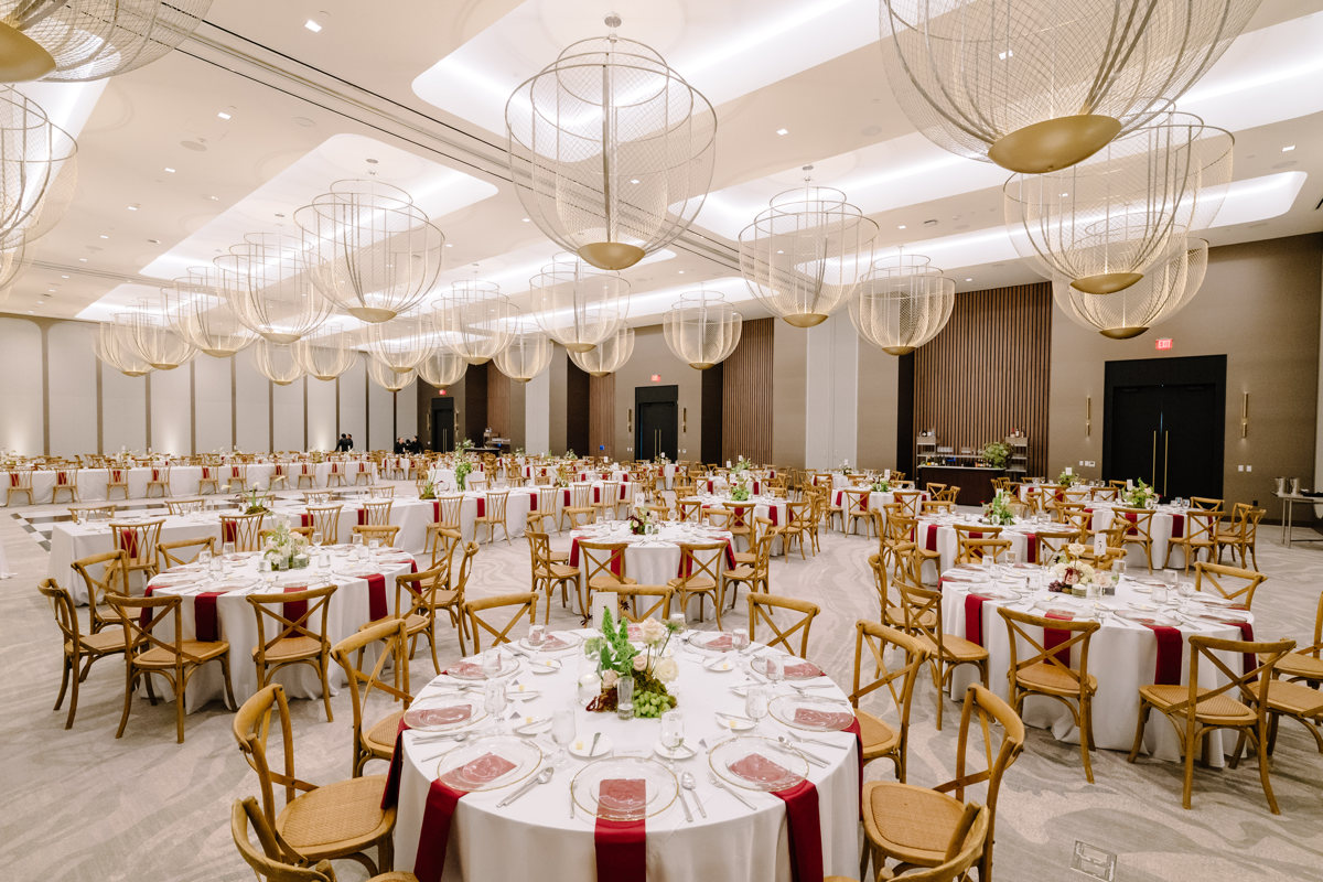 thompson hotel houston wedding grace prebyterian church ceremony best houston wedding photographer knwedding