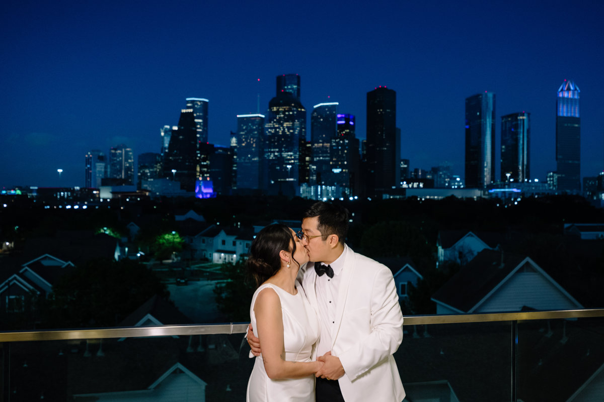 thompson hotel houston wedding grace prebyterian church ceremony best houston wedding photographer knwedding