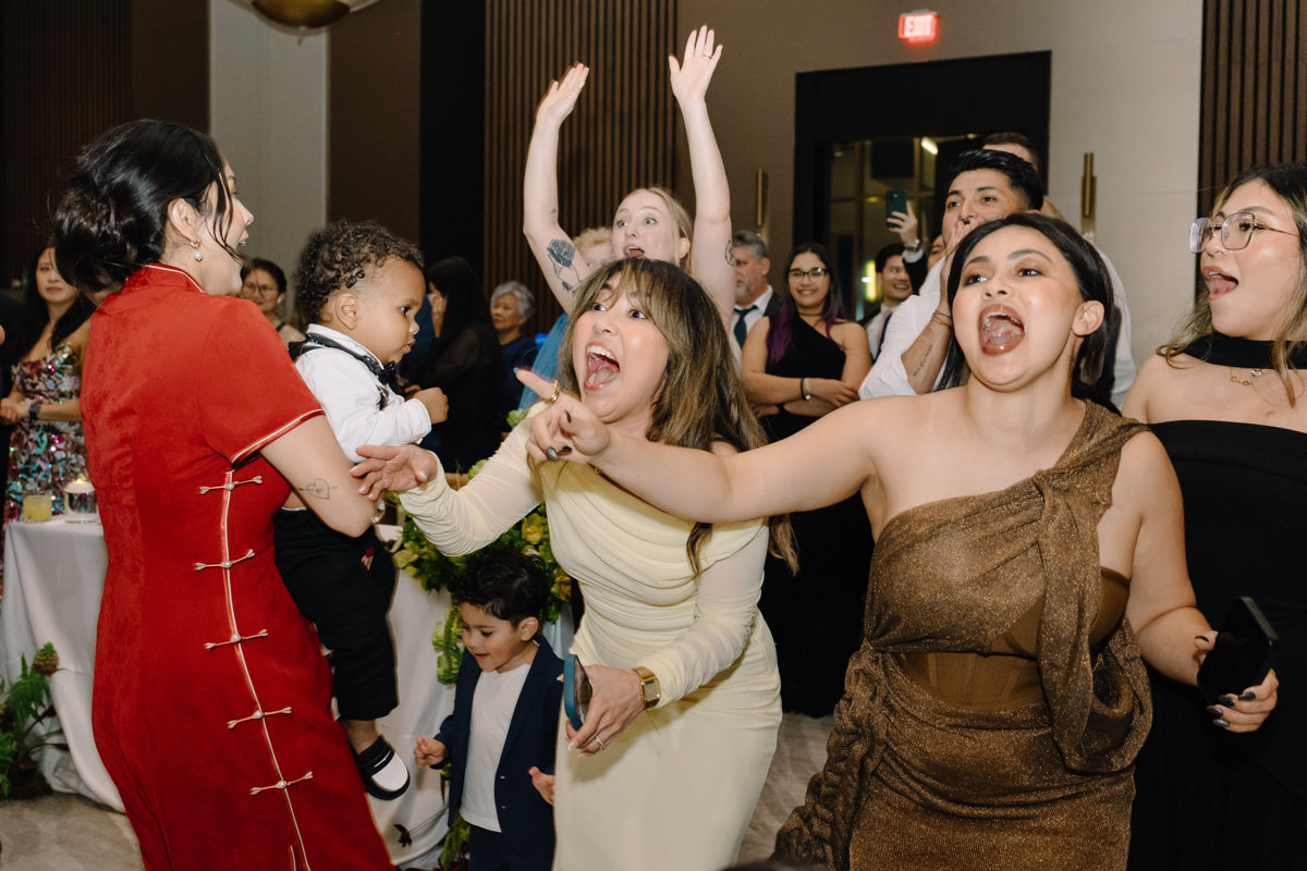 thompson hotel houston wedding grace prebyterian church ceremony best houston wedding photographer knwedding